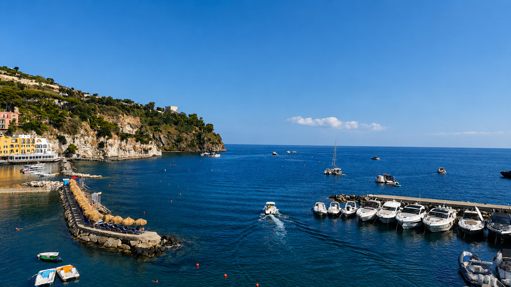 Lacco Ameno porto turistico e scogliera attrezzata Isola d'Ischia